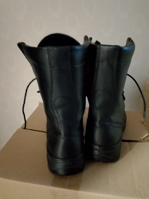 Продам берцы зимные новые