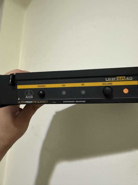 AKG - SR40 - 802.525MHz - Безжичен микрофон, тип "Headset"