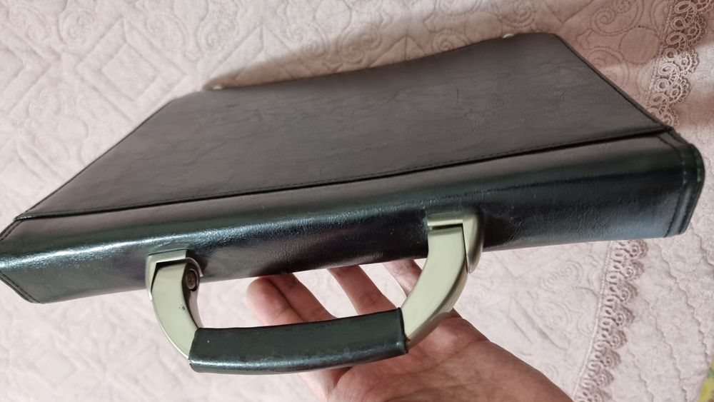 Petek кожанный дипломат