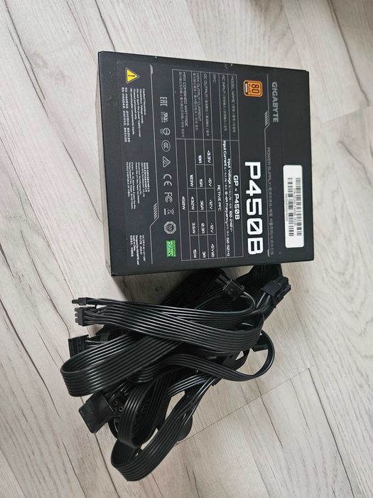 Блок питания Gigabyte GP-P450B