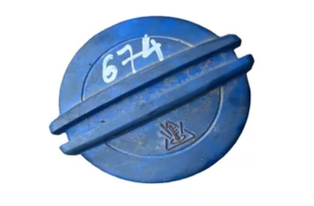 Bușon: lupo polo golf...asigur expedierea coletului avantajos la orice