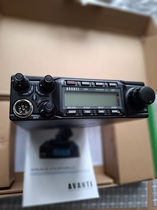 Statie radio/ CB /Camion/AVANTI GUARDA Model nou !!! Antena inclusa!!!