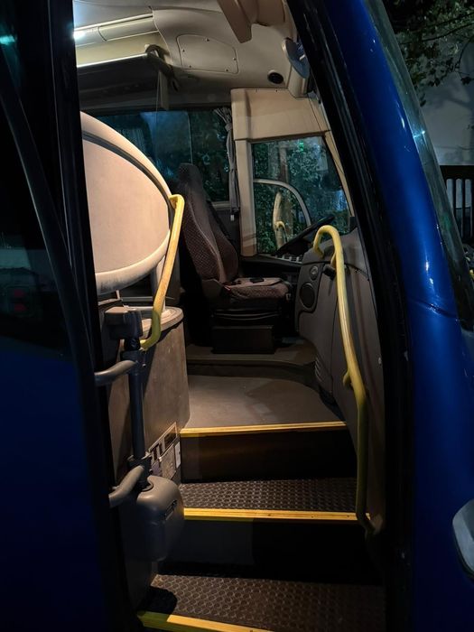 Microbuz 8+1 locuri- Închiriez van 8+1 Închiriere Auto 9 locuri transfer aeroport