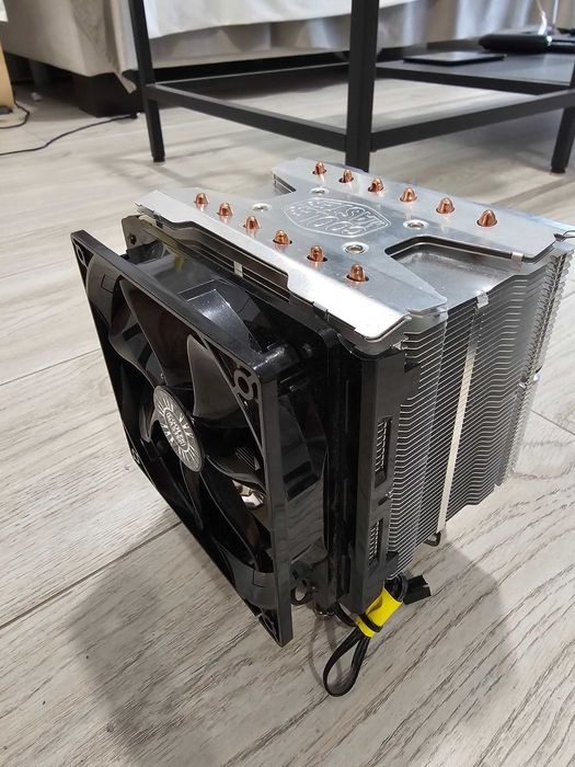 Cooler Procesor Cooler Master Hyper 612 v2, Compatibil Intel / AMD ideal pentru overclocking