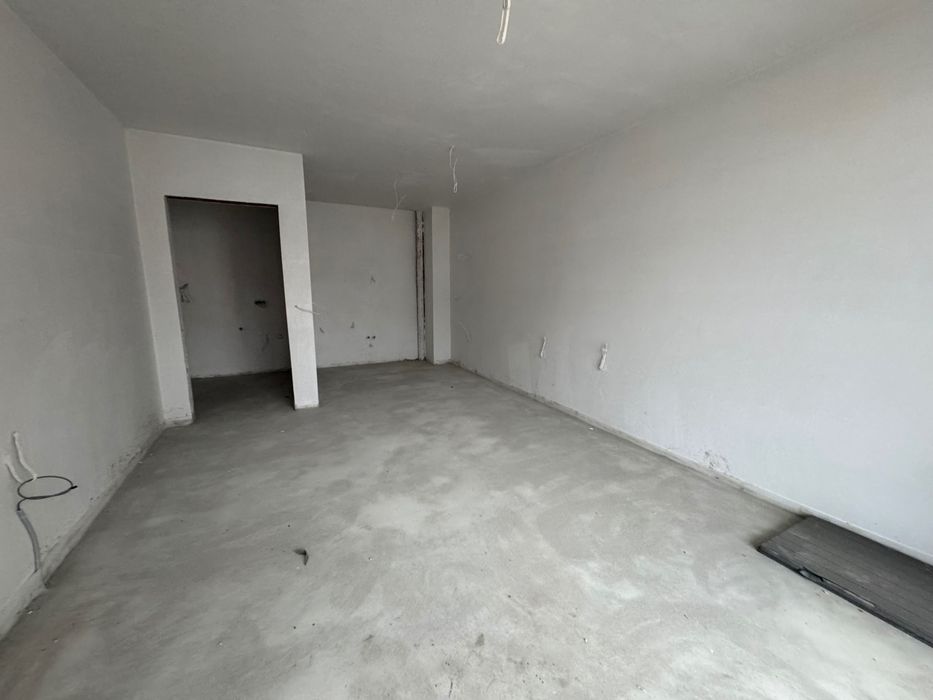 Продава  двустаен апартамент в ж.к Владислав Варненчик