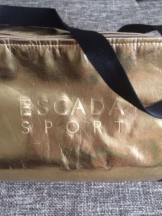 Продам сумку ESCADA
