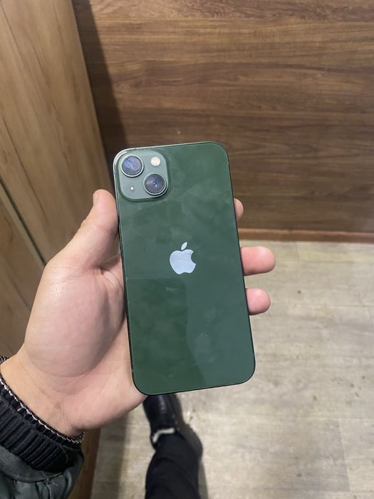 Продам айфон 13