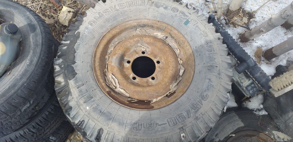 Продам резину на УАЗ
