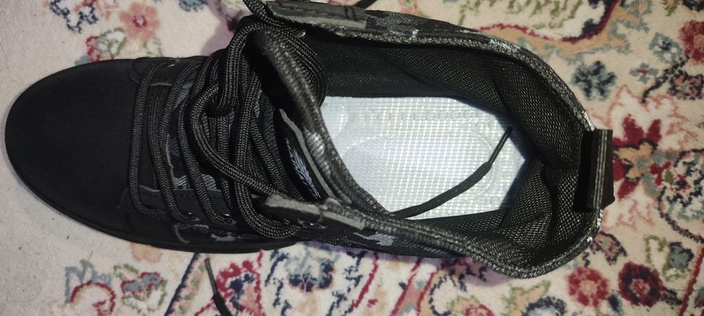 Кроссовки  новые