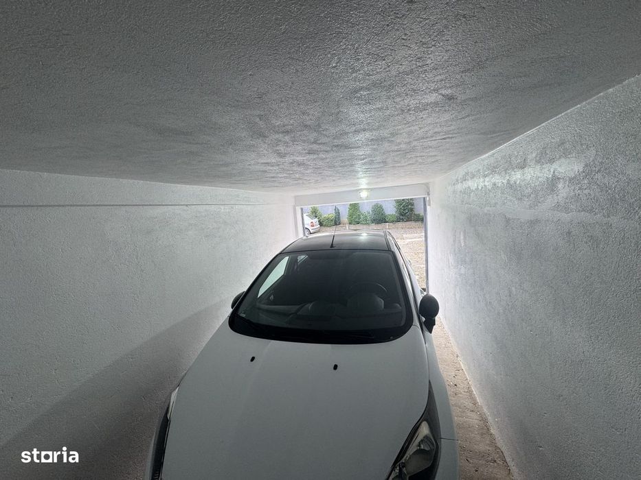 Apartament cu 3 camere, 77,7 mp, decomandat , etaj 2 din 4 Avram Iancu