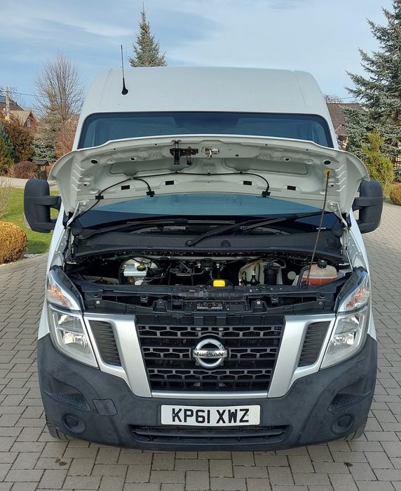 Nissan V400 din 2013 motor Volan pe dreapta Anglia