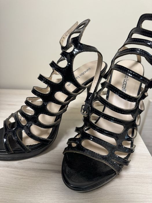 Нови Сандали на ток