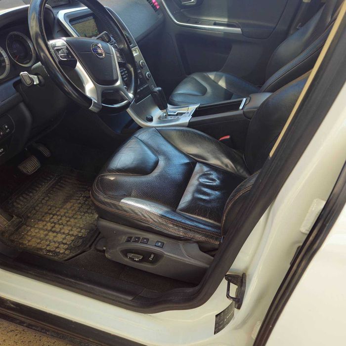 Volvo XC 60 D5 205к.с. - 2011г.