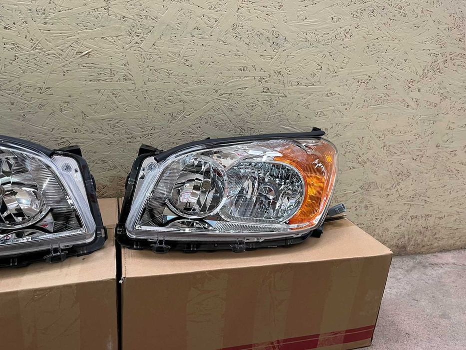 Фара на Toyota Rav4 2009- / Рав4 2012