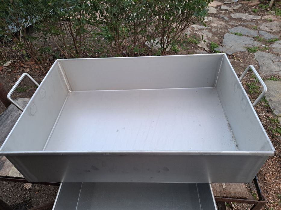 Неръждаеми тави по поръчка