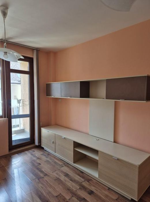 Дава се под наем Двустаен апартамент в София, Надежда 1 - 60 кв.м за 425 € - Снимка #2