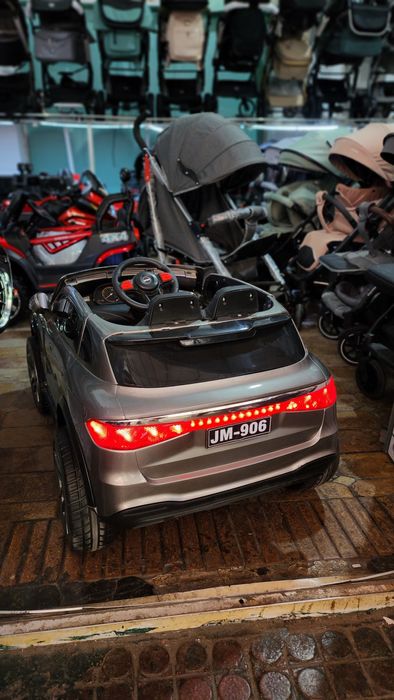 Mashina "Mersadesbenz JM-906"