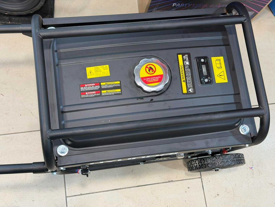 Бензинов генератор Hyundai HHY7000FE / 5.0 kW, 13 HP, ел.старт