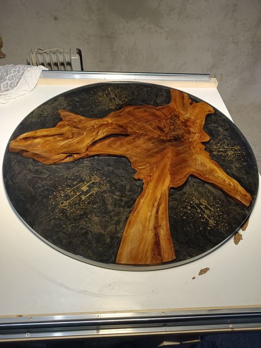 Masa lemn nuc și rășină epoxidica cu rezistență UV casa exterior