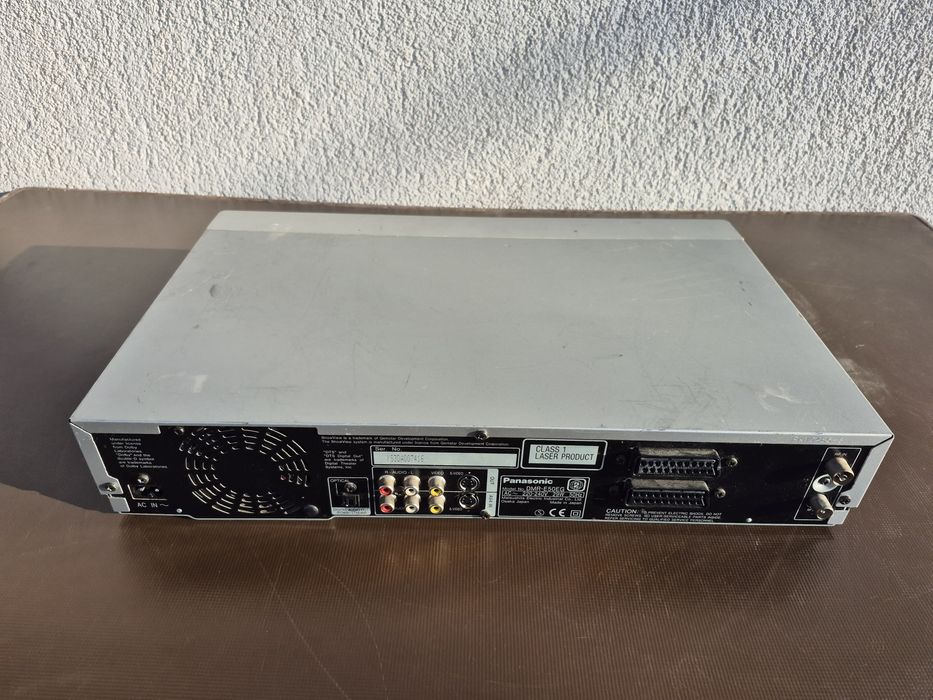Vând DVD video Recorder marca Panasonic  model DMRE-50EG,made in japan