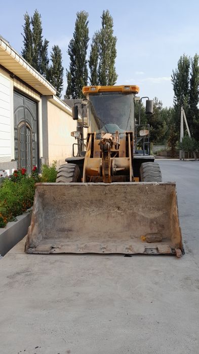 Sotiladi Lonking LK833 1.8 kubalik holati zor ishlashga tayor