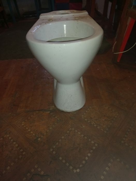 Продам унитаз без бочка