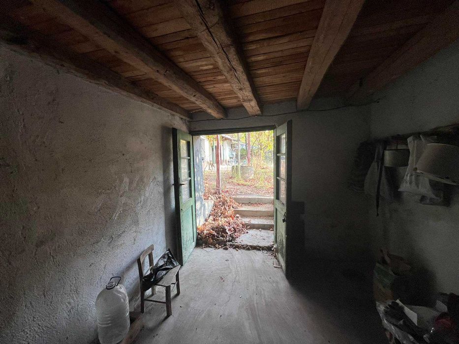 Продава се: Къща РЗП 140 кв.м, двор 675 кв.м, с.Старо Железаре