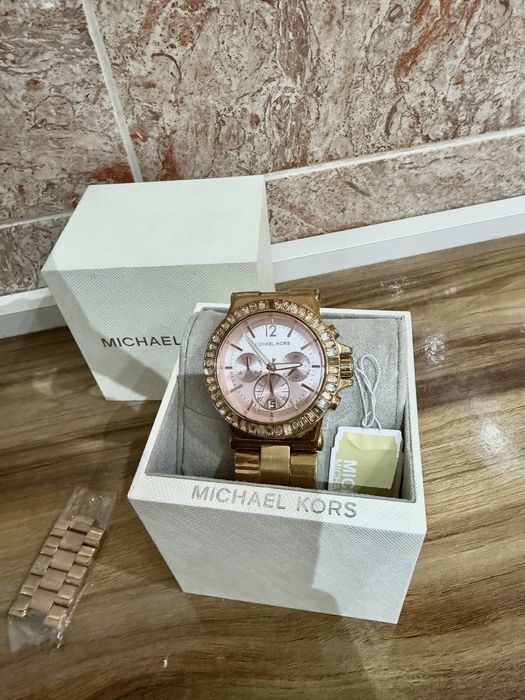 Часовник Michael Kors