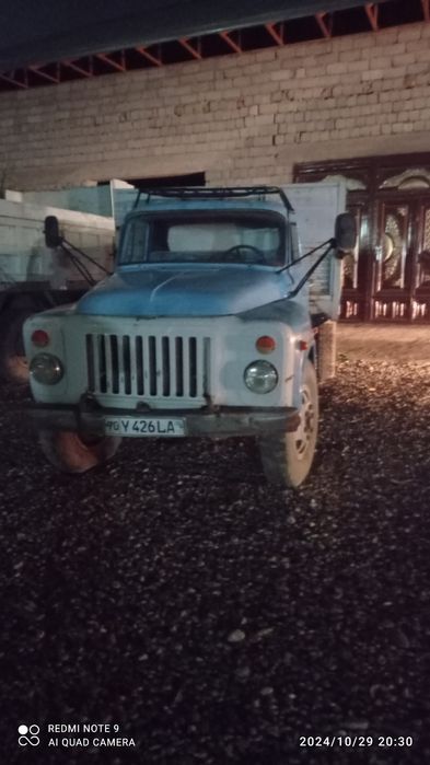 Газ 53 сотилади холати яхши ишлаб турибди метан куйилган4 та метан