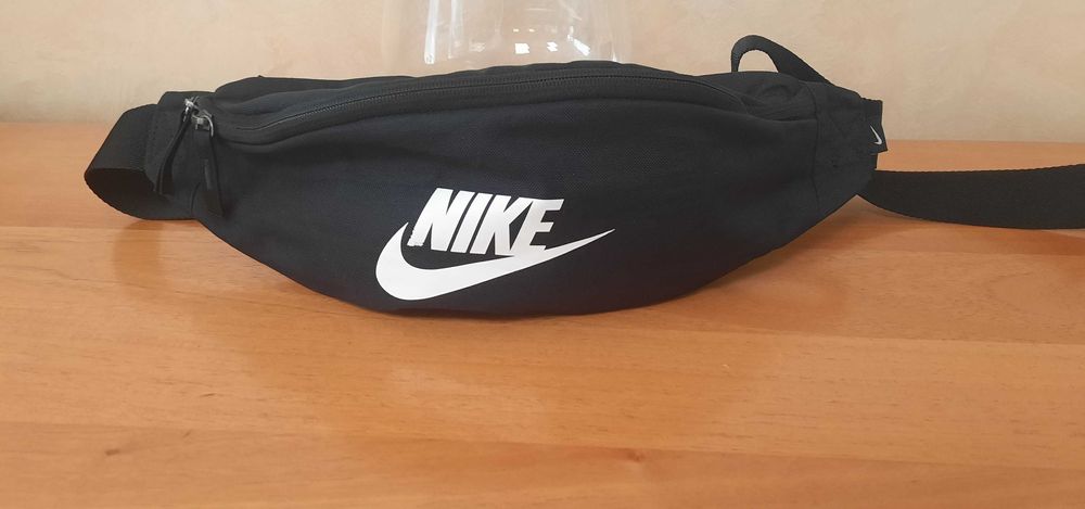 Nike-Чантичка за Кръста-Като Нова