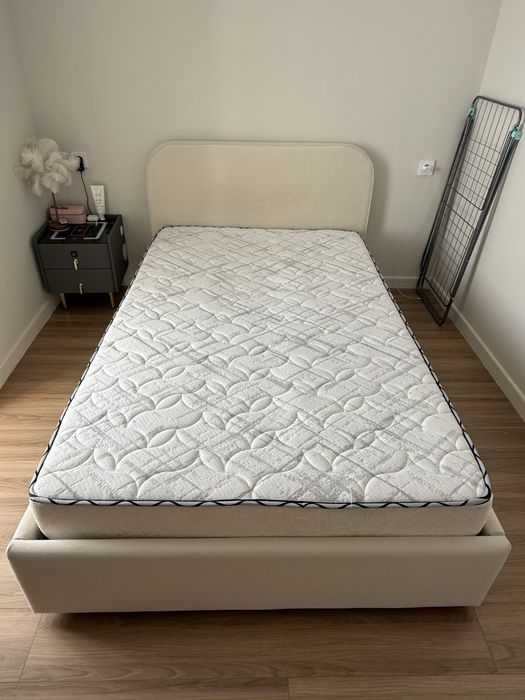 Кровать в хорошем состоянии