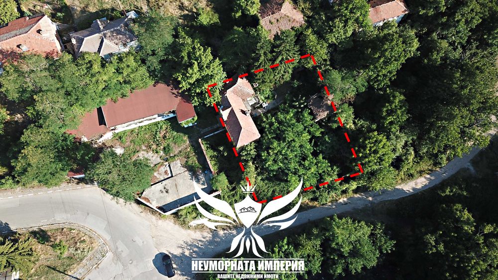 Двуетажна вила/къща 230РЗП с 680кв.м. двор село Тополово, обл.Пловдив