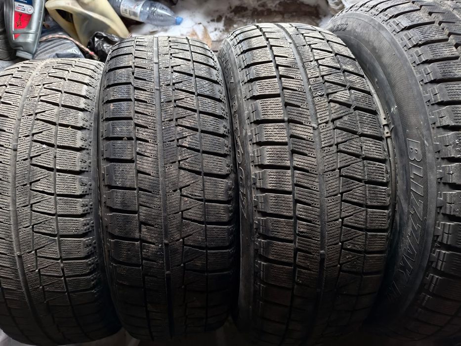 Продам зимние шины 205/60/16