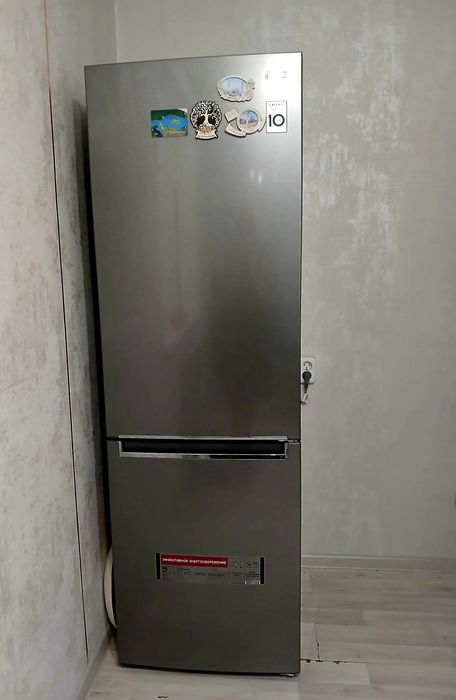 Продам холодильник LG