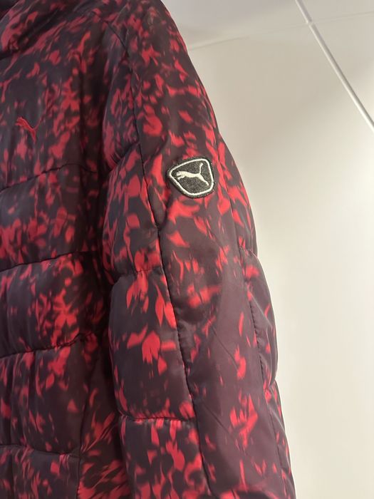 Продавам дамско яке Puma