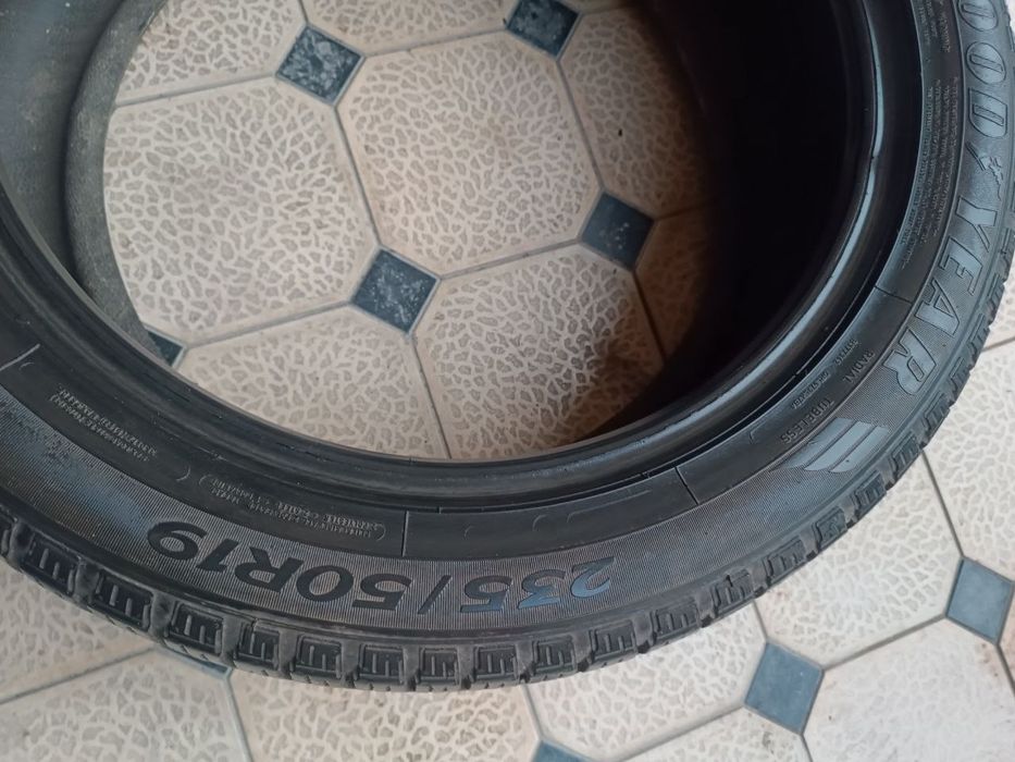 235 50 R19 Goodyear Balon Sotiladi 2 dona