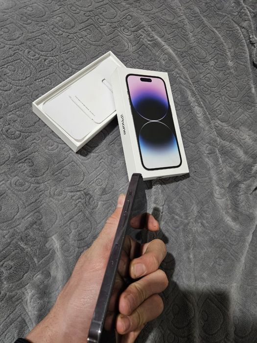 В продаже Айфон 14про 128гб