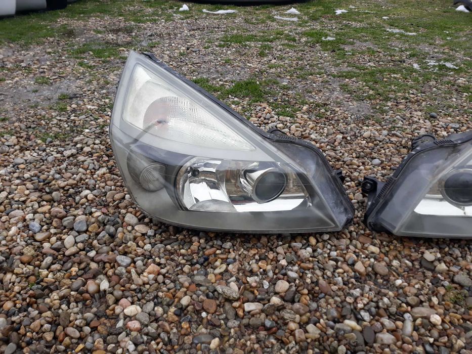 ляв и десен ксенонов фар за рено еспейс 4 RENAULT ESPACE IV XSENON