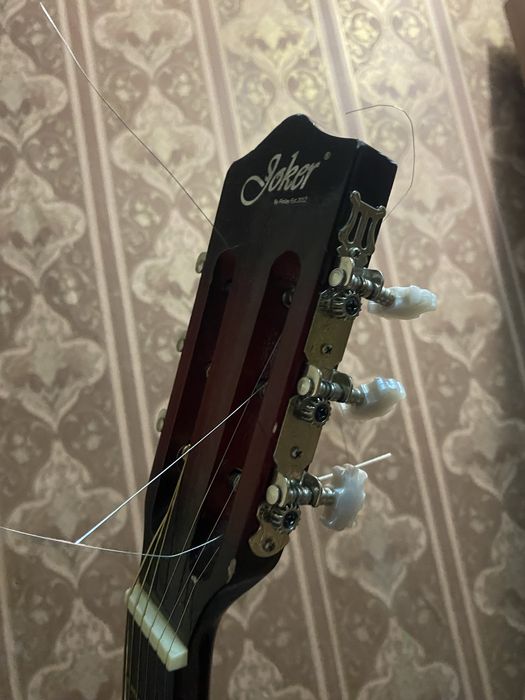 Продам гитару акустическую