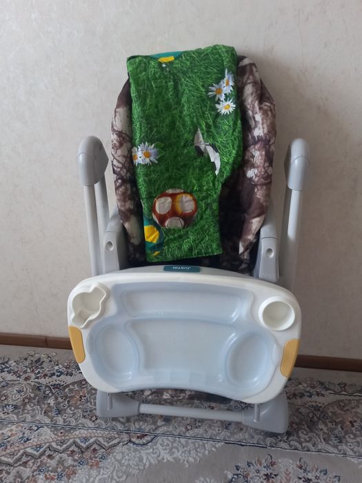 Детский стульчик для кормления
