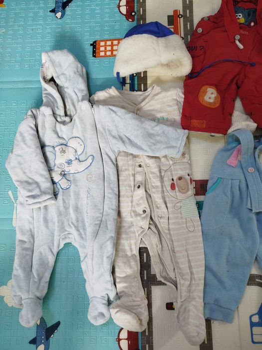Продам детские вещи