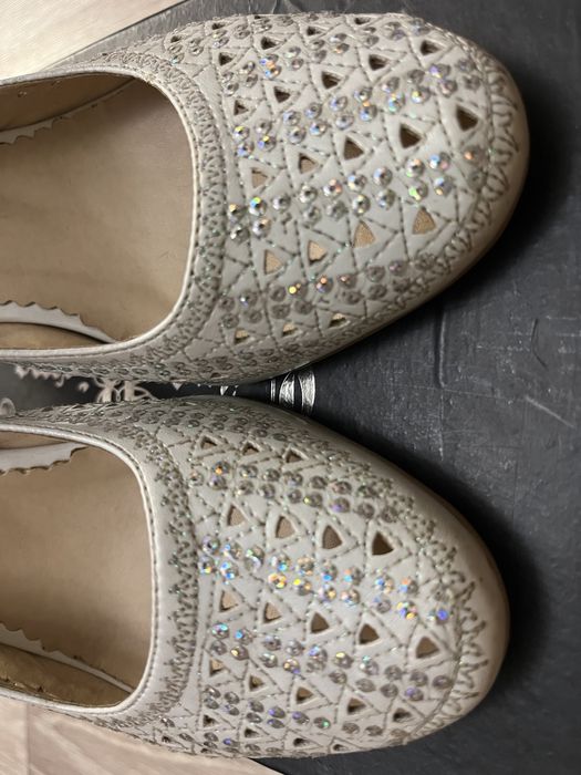 Туфли 35 размер белые