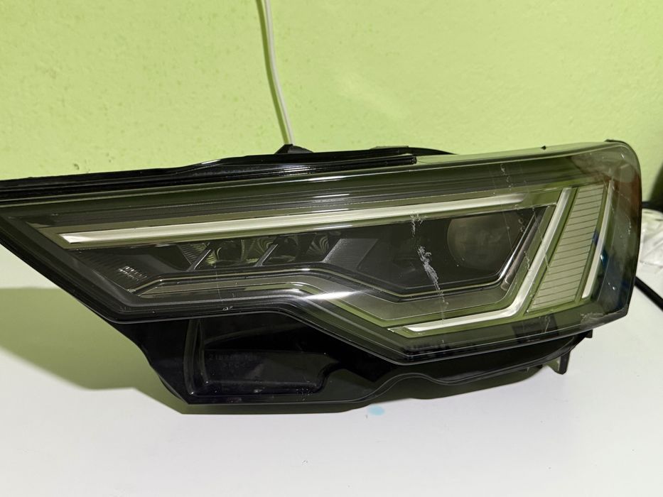 Far stanga audi A6 C8 avariat