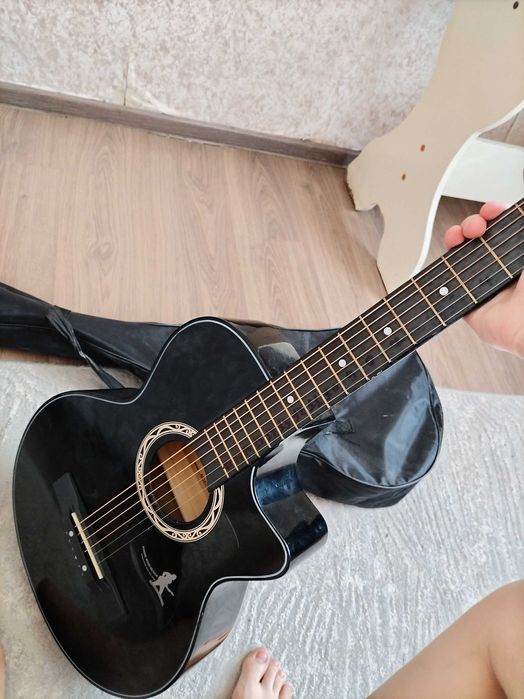 Срочно продаю гитару