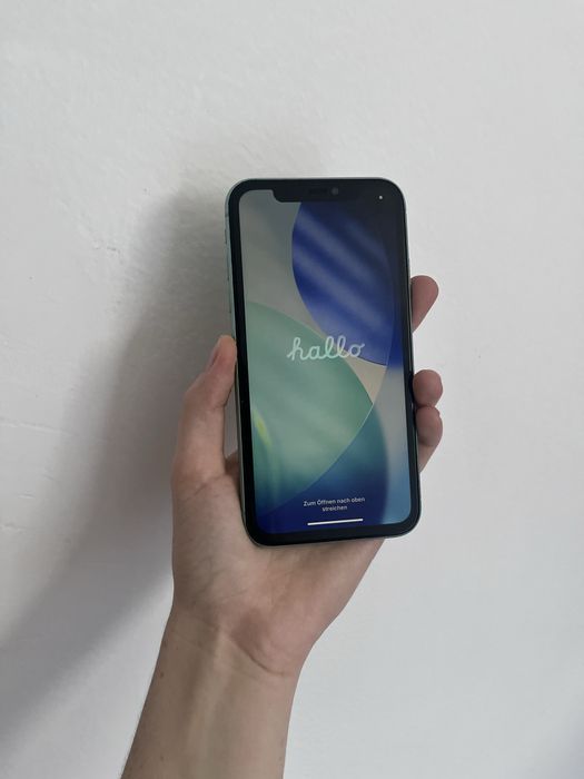 Продам срочно 11 айфон