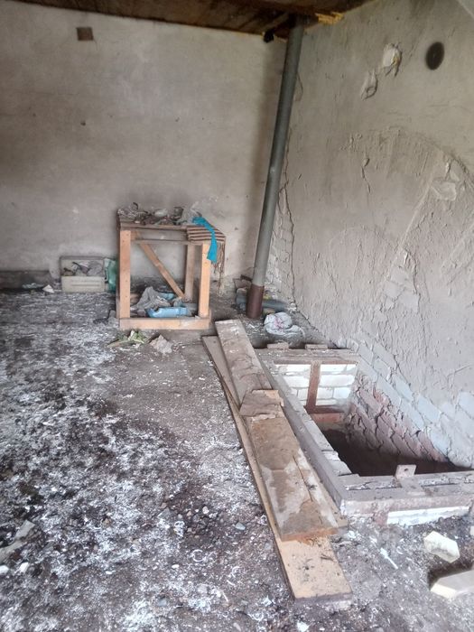 Продам кирпичныи гараж.