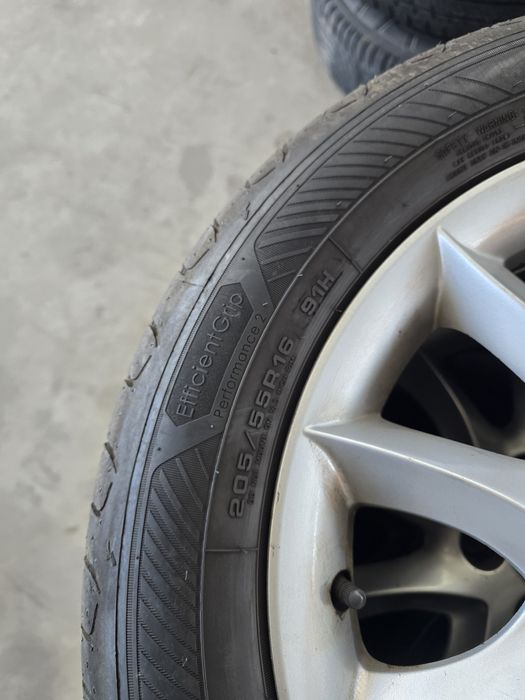 4 Броя 205/55/16 Goodyear 2x8,3mm 2x7,8mm 24dot