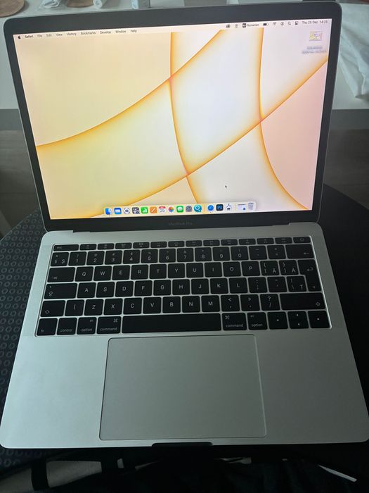 Macbook Pro 2016 13'' 8GB RAM 250 GB SSD - stare foarte buna