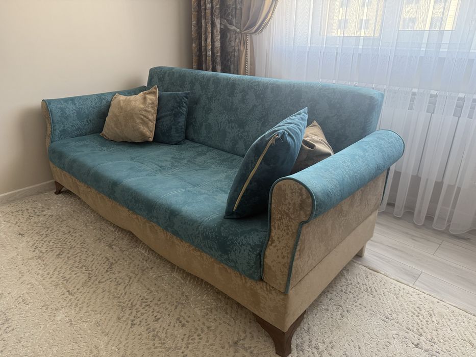 Продается диван в хорошеем состоянии