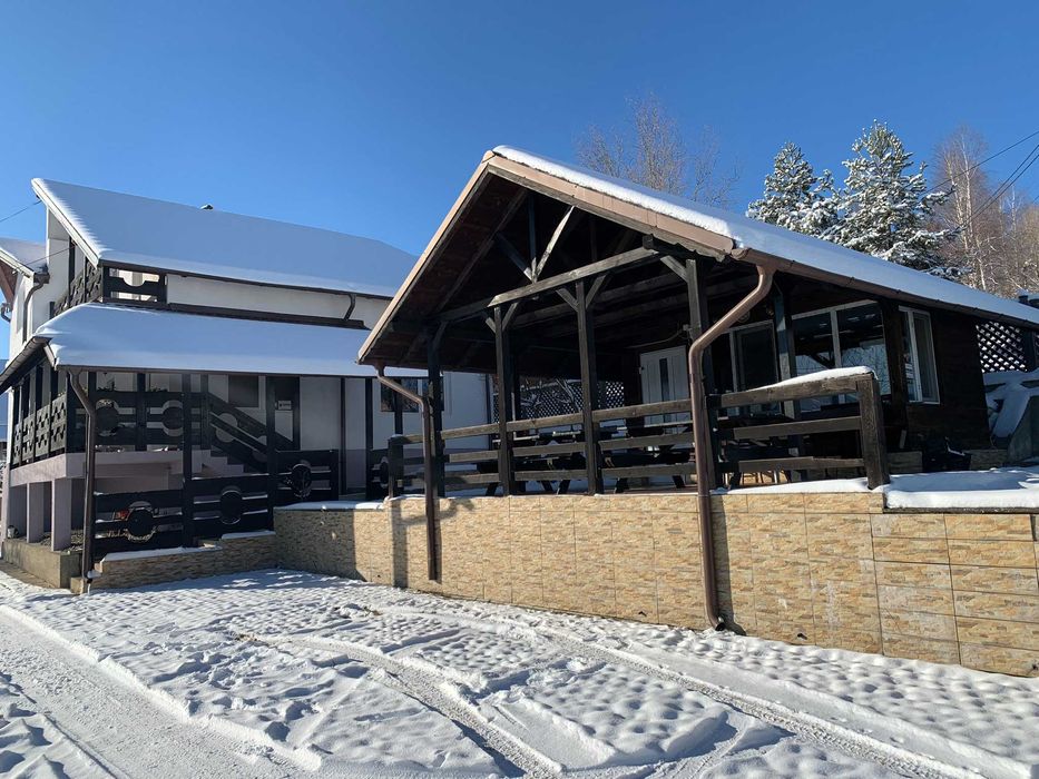 Proprietate cu 2 Vile și Vedere Panoramică – Gura Humorului (1km de Centru)